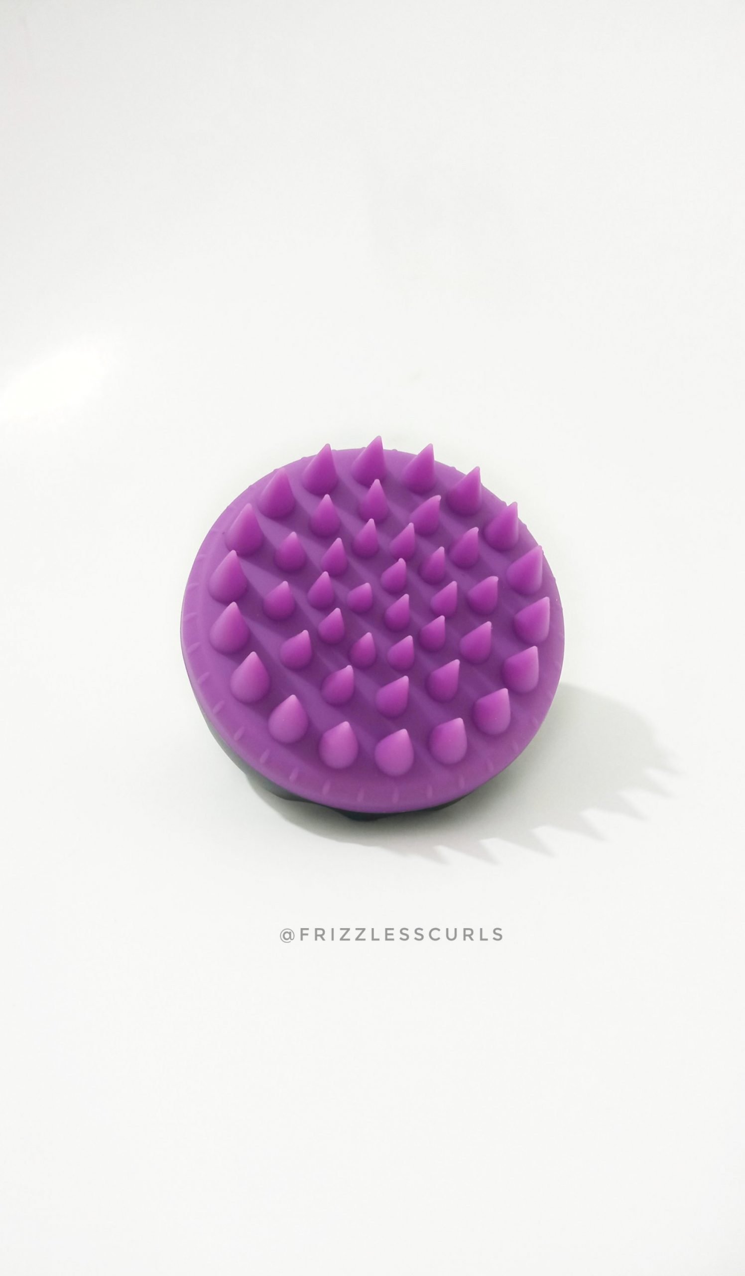 Scalp massaging shampoo brush – Frizzless Curls